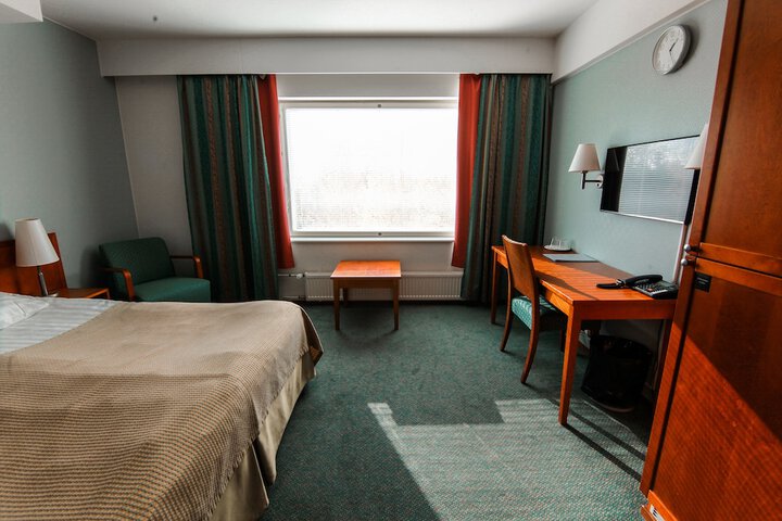 Room 16 of 48