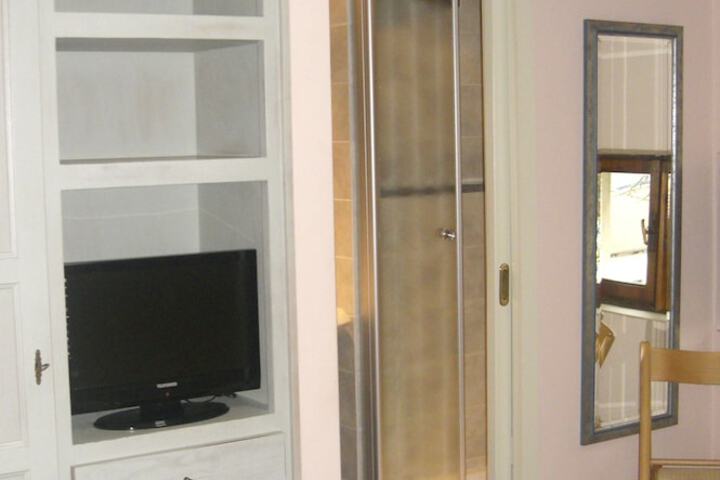 Room 7 of 13