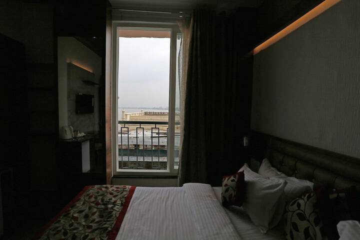 Room 18 of 85