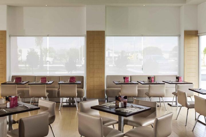 Dining Photos