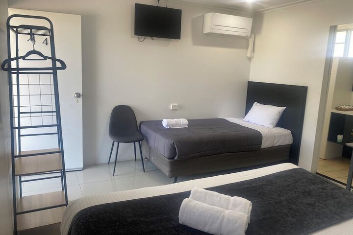 Room 15 of 32