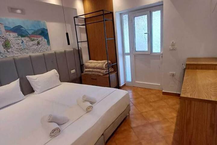 Room 9 of 85