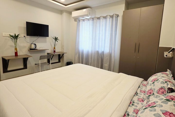 Room 9 of 29