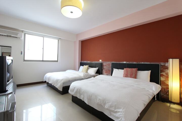 Room 9 of 22