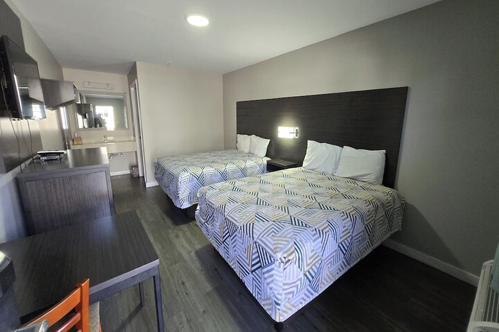 Room 16 of 38