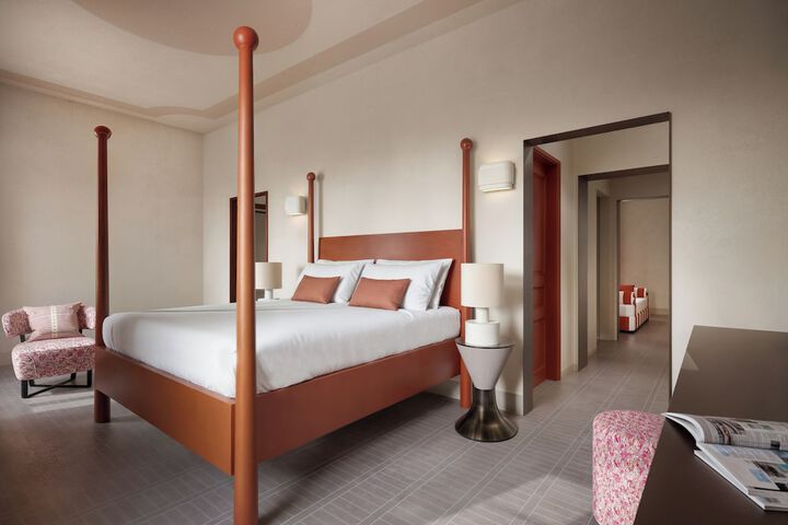 Room 15 of 17