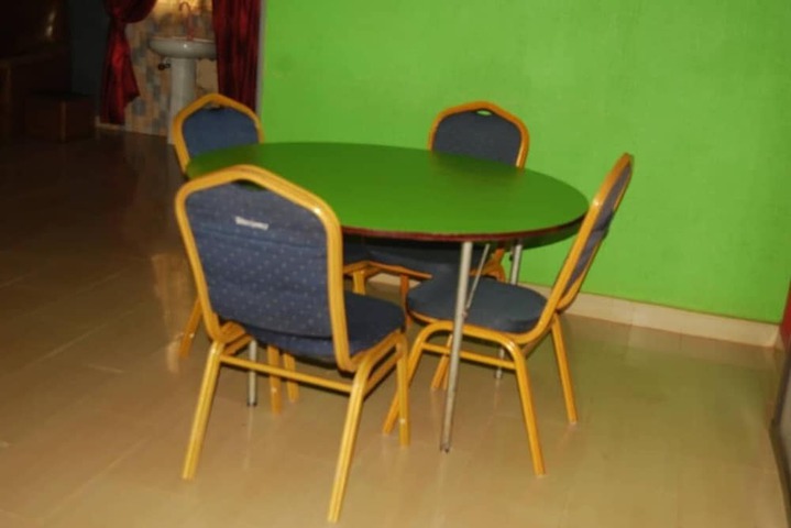 Room 8 of 11