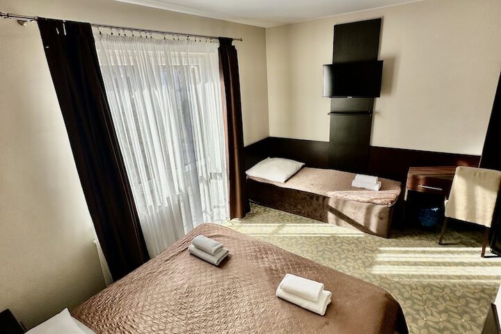 Room 42 of 110