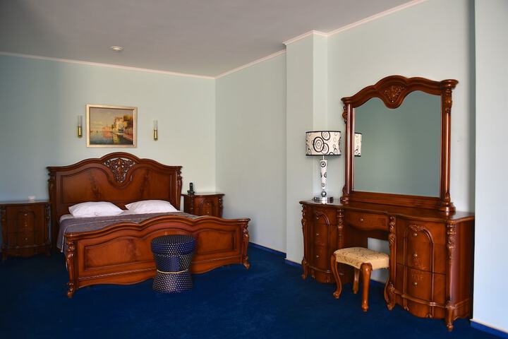 Room 14 of 42
