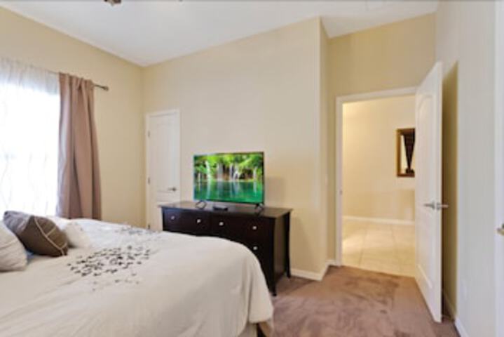 Room 30 of 35