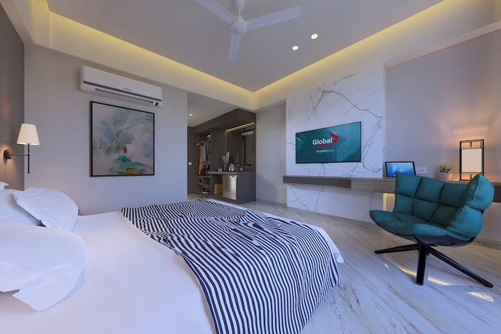 Room 8 of 23
