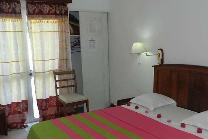 Room 7 of 28
