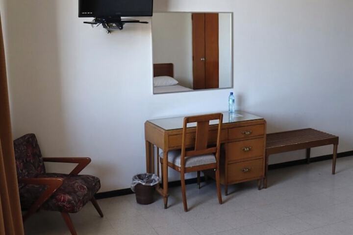 Room 6 of 41