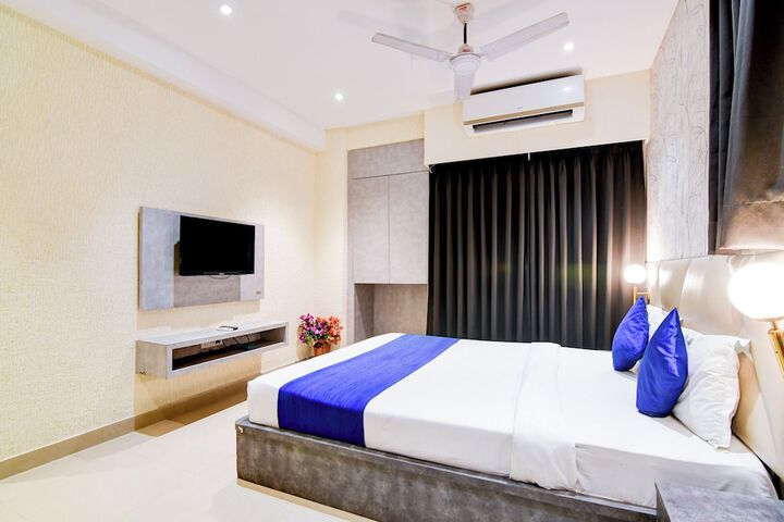 Room 10 of 15