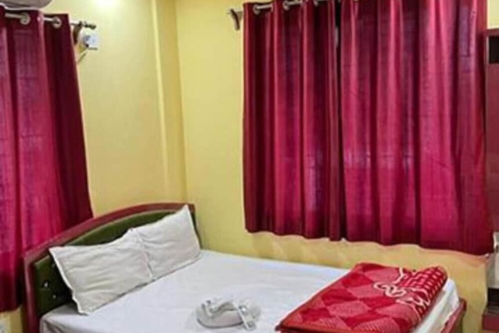 Room 6 of 16