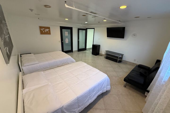 Room 14 of 22