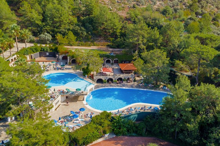 Hotel Pool