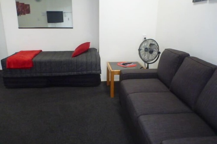 Room 32 of 41
