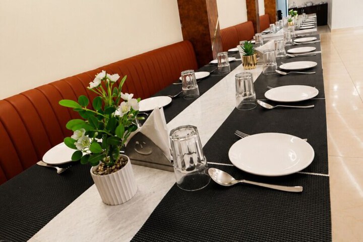 Dining 40 of 53