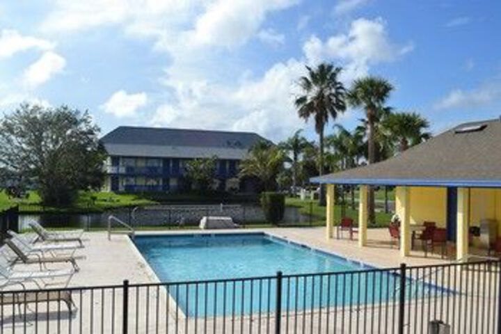 Pool 21 of 27