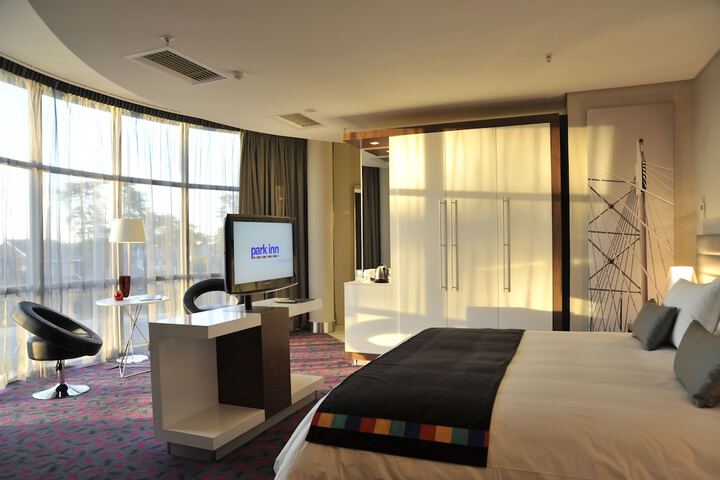 Room 10 of 47