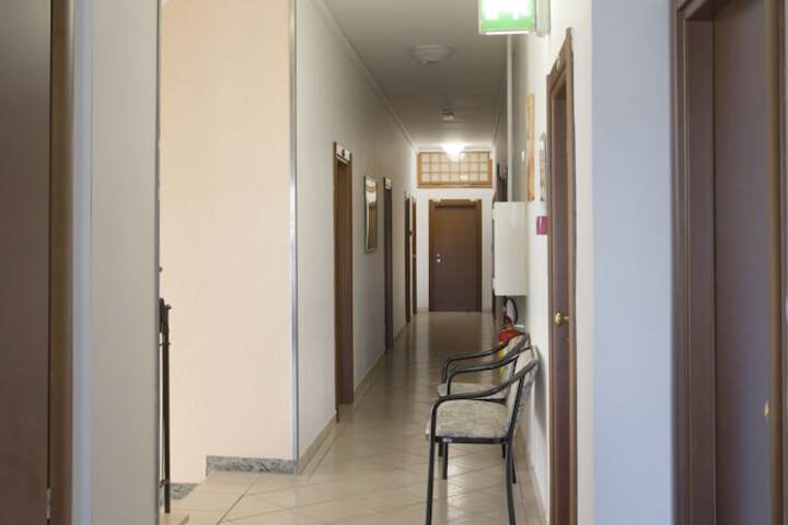 Ballroom/Hall 37 of 45