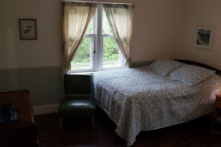 Room 55 of 215