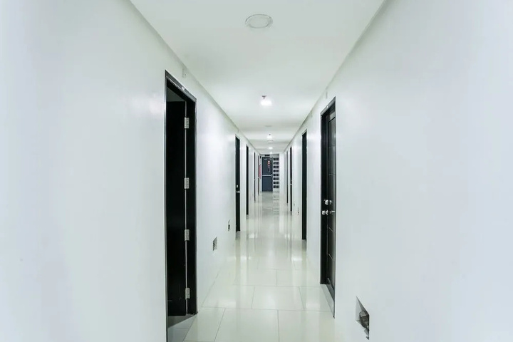 Room 11 of 16