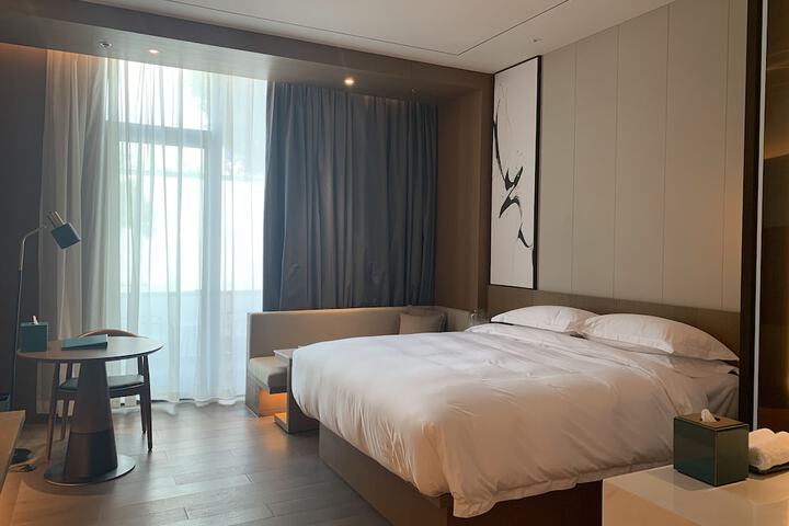 Room 8 of 49