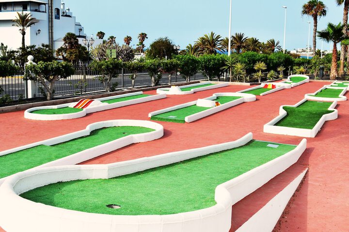 Mini-golf