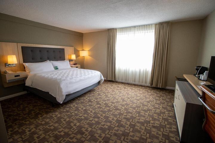 1 King Bed (15 of 15)
