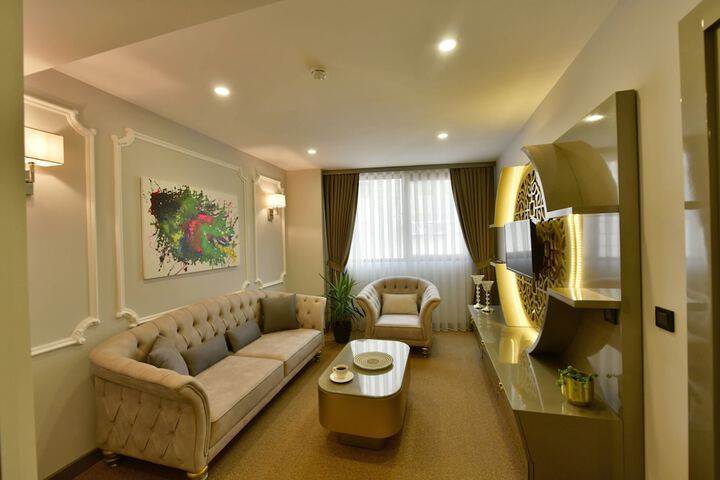 Room 48 of 102