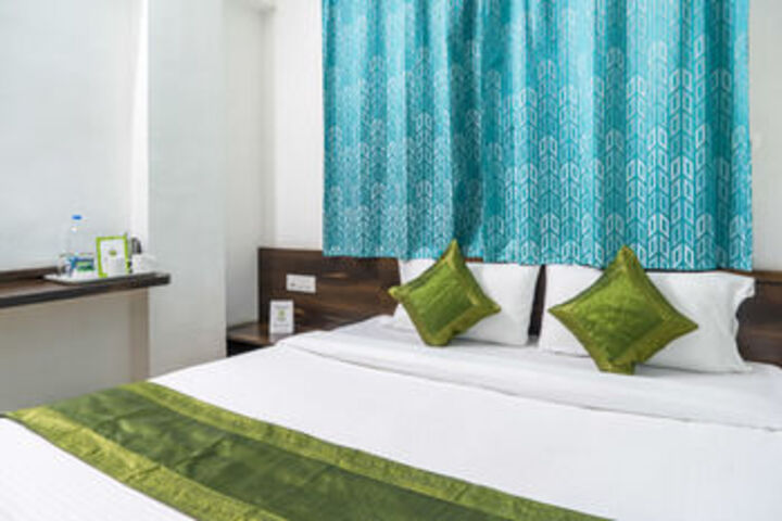 Room 9 of 27