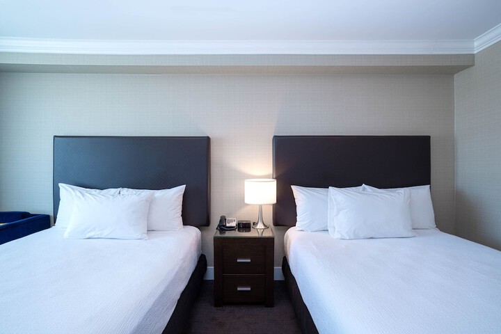 Room 15 of 77