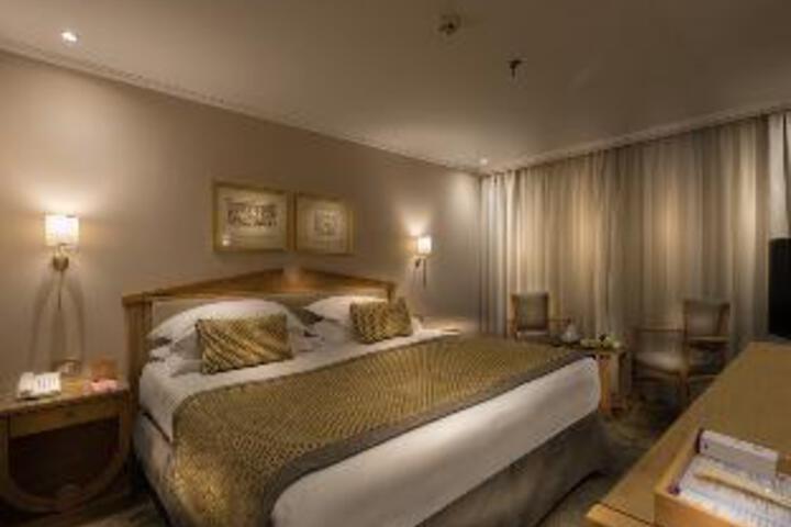 Room 14 of 14