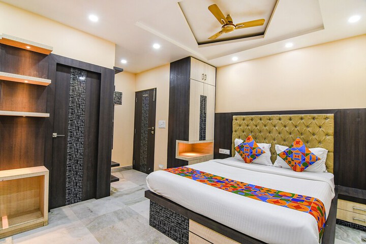 Room 15 of 27