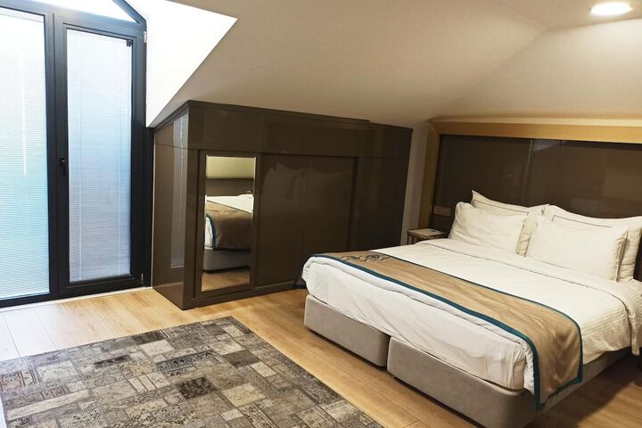 Room 9 of 40