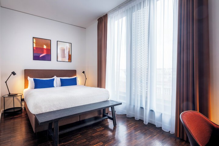 Room 2 of 32