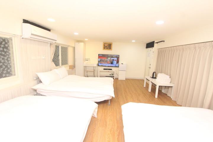 Room 55 of 246