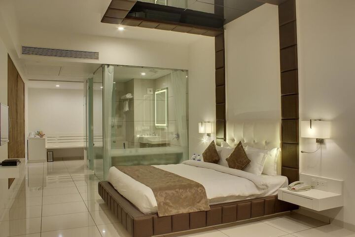 Room 5 of 19