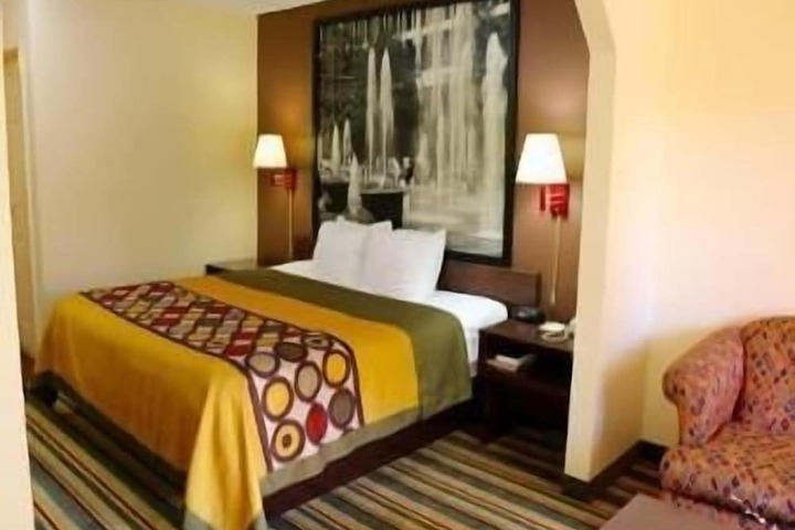 1 King Bed (9 of 15)