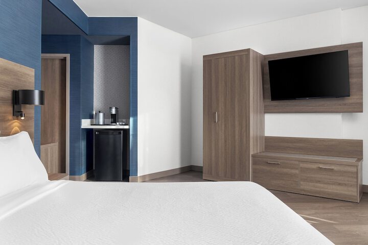 Room 5 of 46