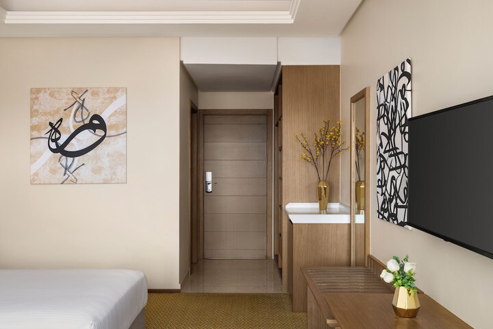 Room 7 of 38