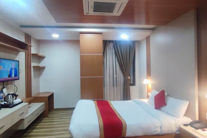 Room 15 of 28