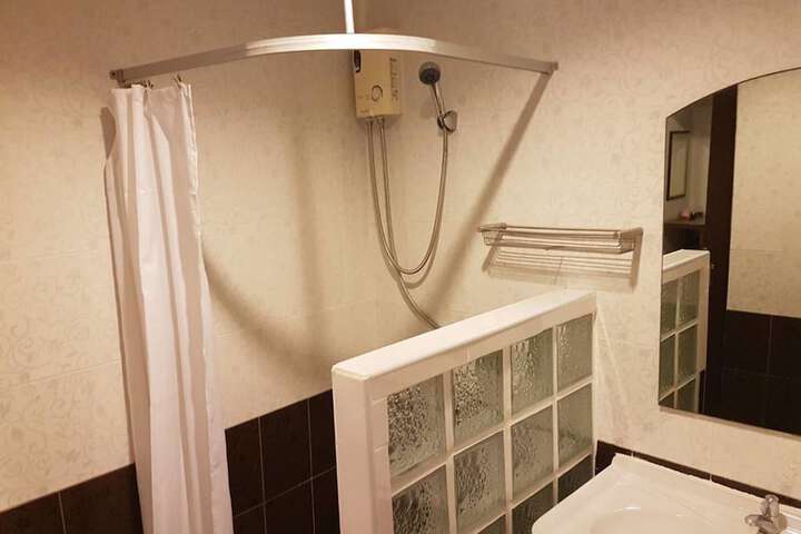 Room 8 of 13