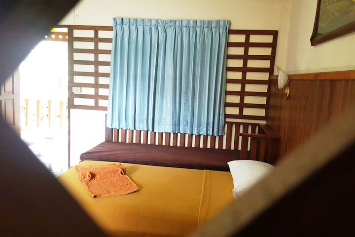 Room 21 of 81