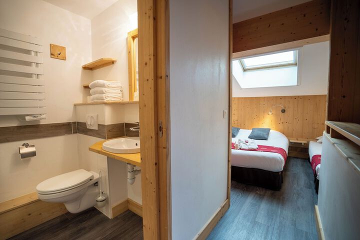 Room 43 of 82