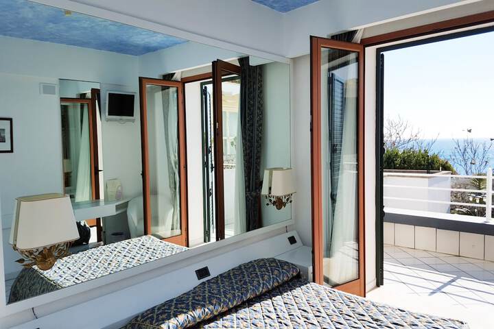 Room 4 of 46