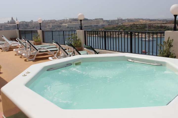 Pool 74 of 87