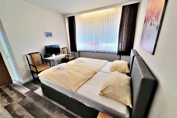 Room 9 of 39